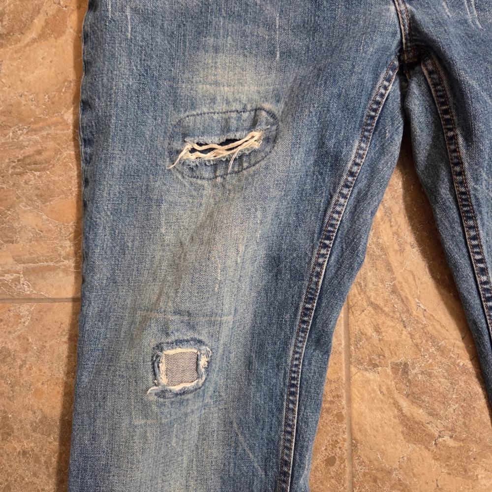 East West Mens Jeans 36x32 Distressed Blue Denim‎ Relaxed Fit Button Fly - Picture 8 of 14